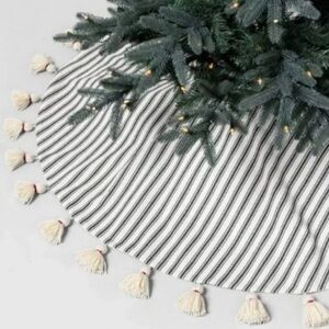 Hearth and Hand with Magnolia for Target 52" Round Christmas Tree Skirt NEW